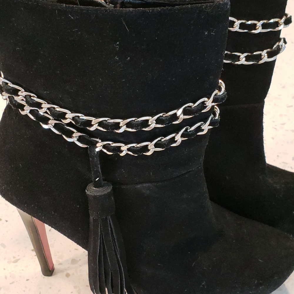 Ankle booties